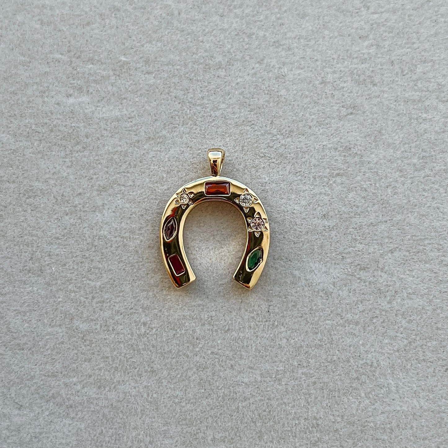 Large gold gem horse shoe