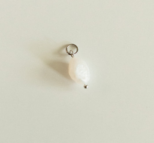 Silver white pearl