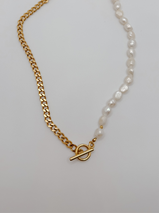 Gold & pearl toggle clasp necklace