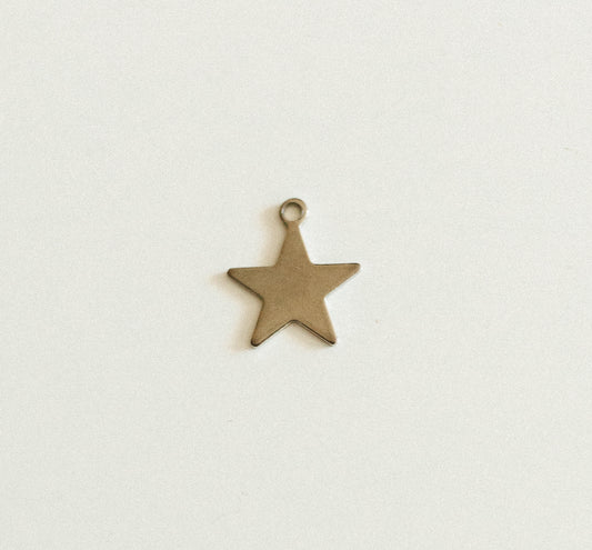 Small flat silver star