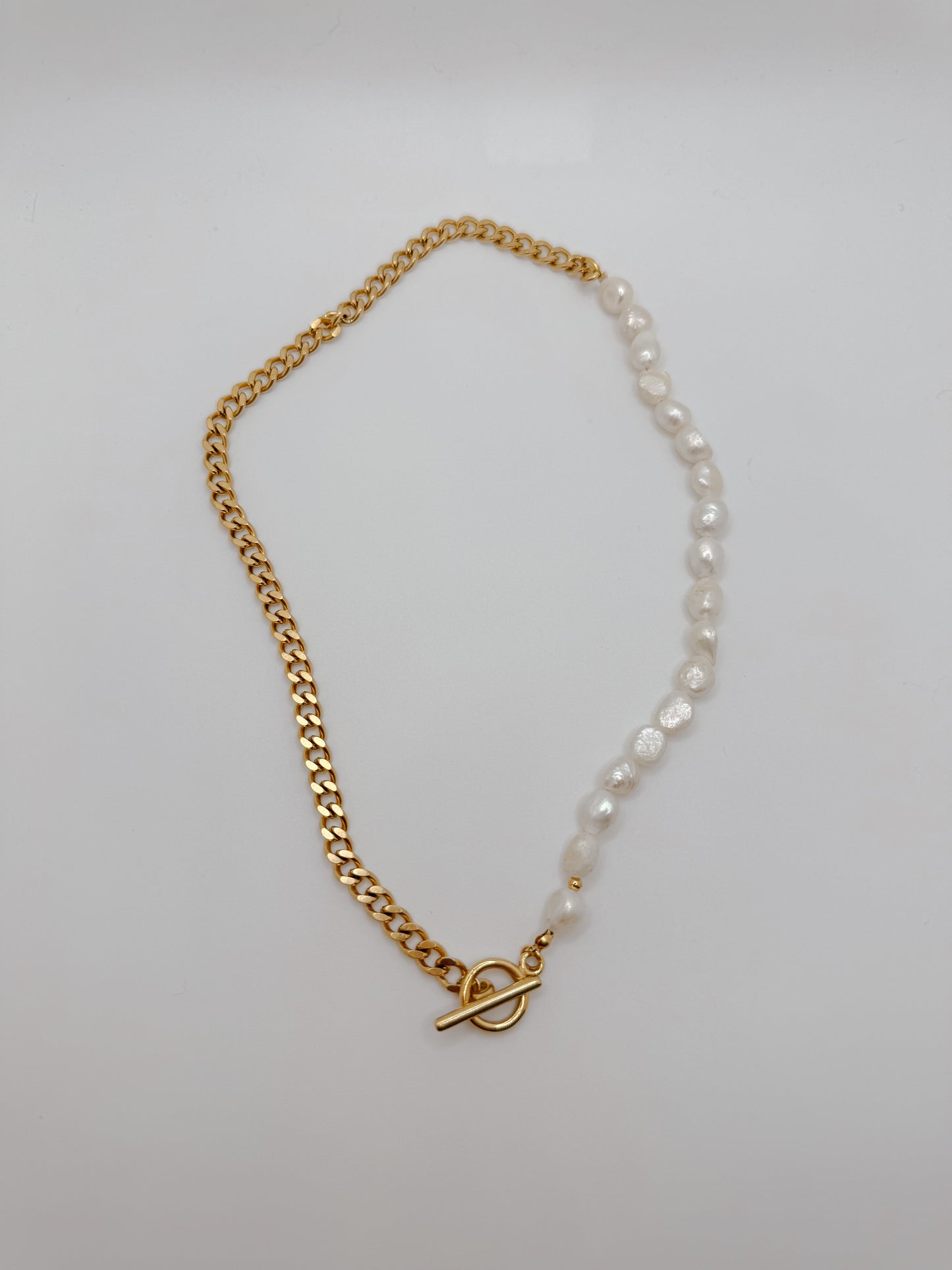 Gold & pearl toggle clasp necklace