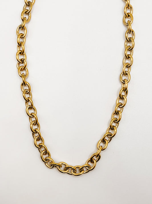 Gold chunky oval rolo necklace